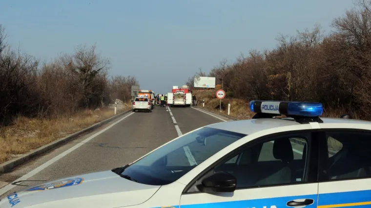 Stravična nesreća u Jablancu: Motociklom naletio na pje&scaron;aka, poginuli žena i mu&scaron;karac