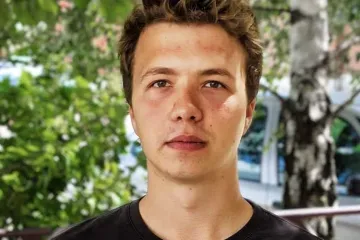 Roman Protaševič i njegova djevojka prebačeni u odvojene kućne pritvore nakon što su ih oteli iz aviona