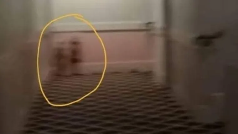 Pohvalili su se snimkom duhova blizanki, no nama se ipak čini da su ih promatrali neki sasvim drugi 'entiteti'