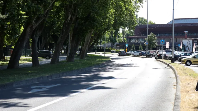 Prometna nesreća u Zagrebu: Motociklist pokosio pje&scaron;akinju i na mjestu je usmrtio