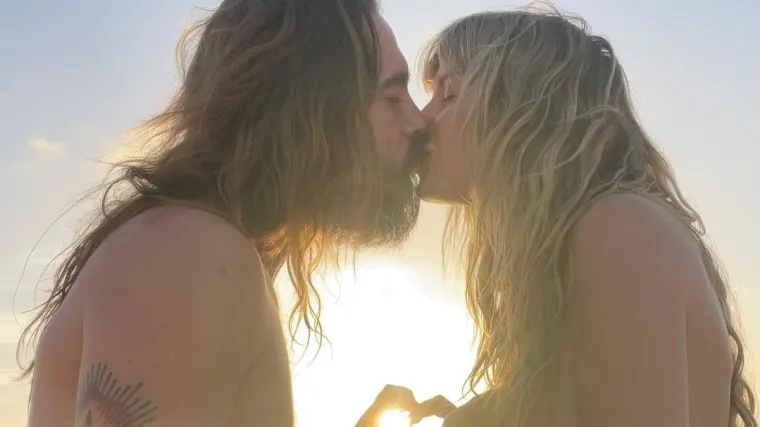 Heidi Klum pozirala samo u tangama na plaži: I u 49. godini mami uzdahe