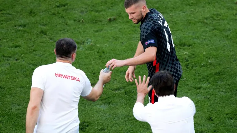 Za nepovjerovati je &scaron;to je Rebić radio dok smo primali pogodak i tako nas ostavio s igračem manje