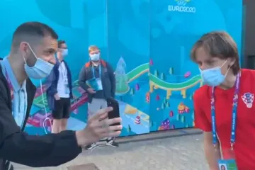 Španjolski novinar zaskočio Modrića i pokazao mu sliku na mobitelu, evo kako je Luka reagirao