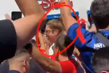 Pogledajte kako Blanka Vlašić vodi navijanje među hrvatskim navijačima uoči utakmice sa Španjolskom