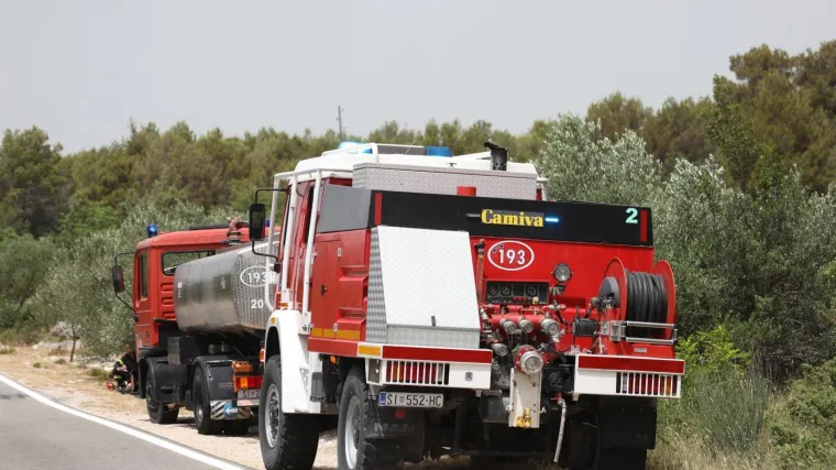 Tijekom noći planula kuća, vatrogasci na prvom katu prona&scaron;li mrtvo tijelo