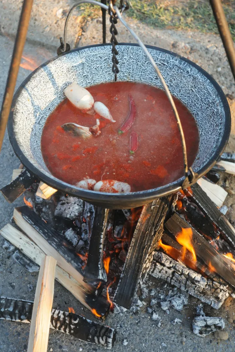 Slavonski fi&scaron; paprika&scaron;: Donosimo recept za pripremu slavnog ribljeg specijaliteta