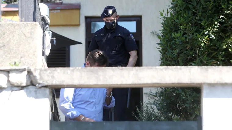 FOTO Uhićen u Zagrebu: Pogledajte pretres kuće glavnog ravnatelja HRT-a Kazimira Bačića