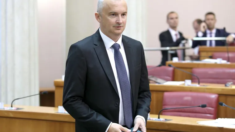 Prvo Janaf, a sad i javni tužitelj EU-a od Sabora traži: 'Skinite imunitet biv&scaron;em SDP-ovom zastupniku Vinku Grgiću!'