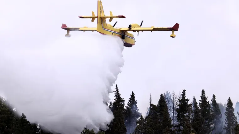 Požar na &scaron;ibenskom području: Na terenu je trenutno 36 vatrogasaca s 12 vozila i dva kanadera