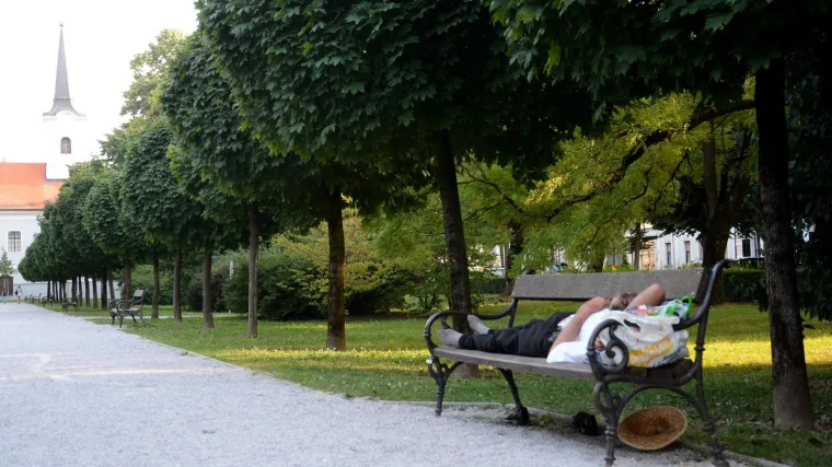 Kako se dobro naspavati tijekom paklenih vrućina? Pročitajte najvažnije savjete stručnjaka...