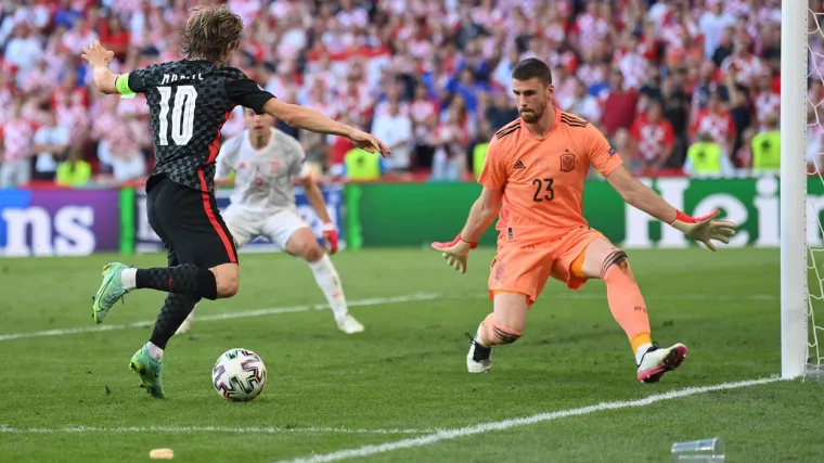 Španjolski golman otkrio kako je primio onaj bizaran autogol protiv Hrvatske i nije ono što ste mislili