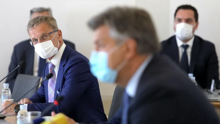 Plenković: '1. siječnja 2023. bit ćemo spremni za euro'. Vujčić: 'Imamo samo 18 mjeseci, moramo raditi punom parom'