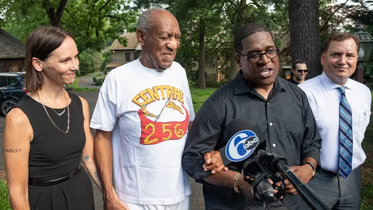 Američki komičar Bill Cosby pu&scaron;ten iz zatvora, &scaron;okantno mu poni&scaron;tena presuda iz 2018. za seksualno zlostavljanje