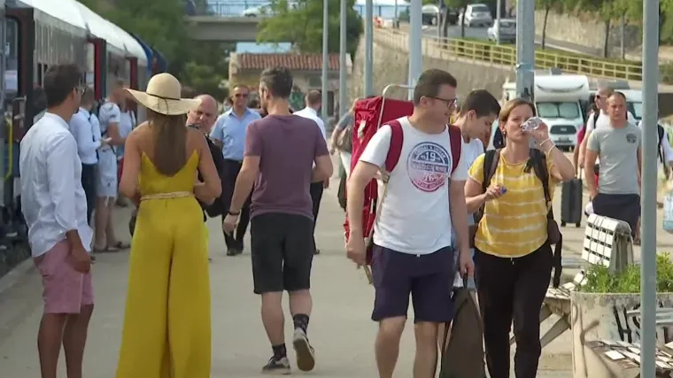 Iz Budimpe&scaron;te u Split vlakom stiglo 120 turista: Putovanje traje gotovo 14 sati