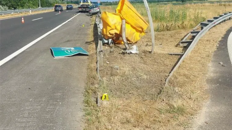 Divljak zamalo ubio sebe i dijete: Jurio 250 km/h. Jo&scaron; povećao brzinu da pobjegne 'presretaču' pa zavr&scaron;io u za&scaron;titnoj ogradi