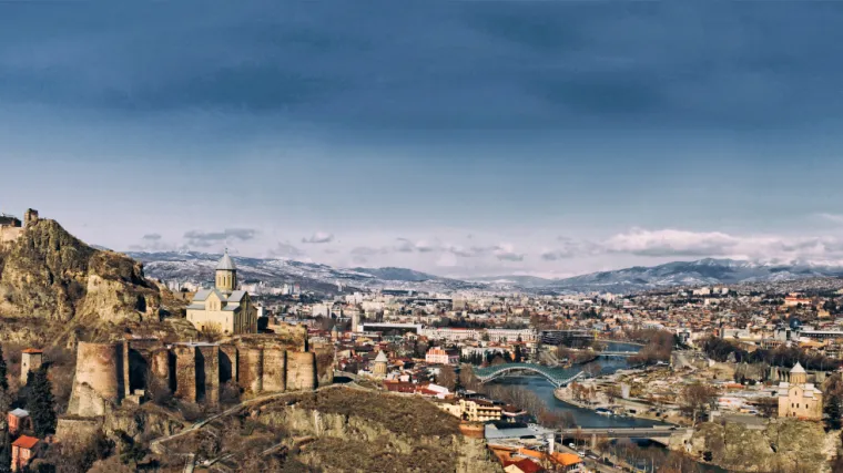 Ne napada ih se samo kod nas! LGBT+ aktivisti u Gruziji otkazali povorku ponosa nakon napada