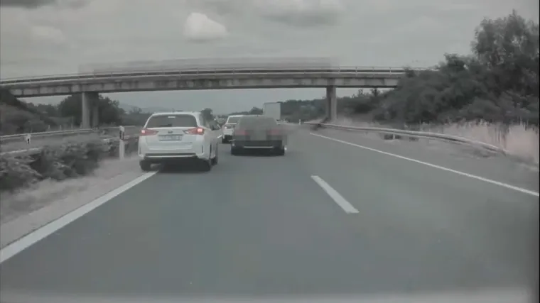 VIDEO Vozač Audija divljao je po cesti između Zagreba i Karlovca te skoro izazvao nesreću