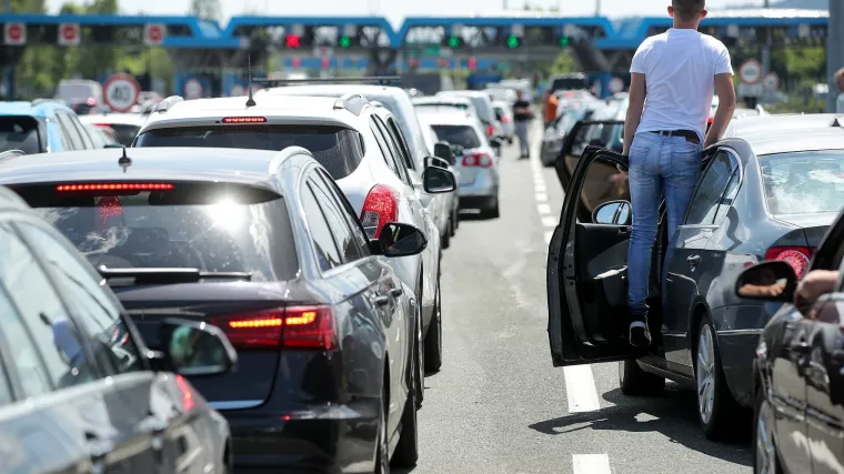 Austrijski mediji upozoravaju povratnike s Jadrana: Na granici Hrvatske i Slovenije prijete kazne od 1200 eura po osobi