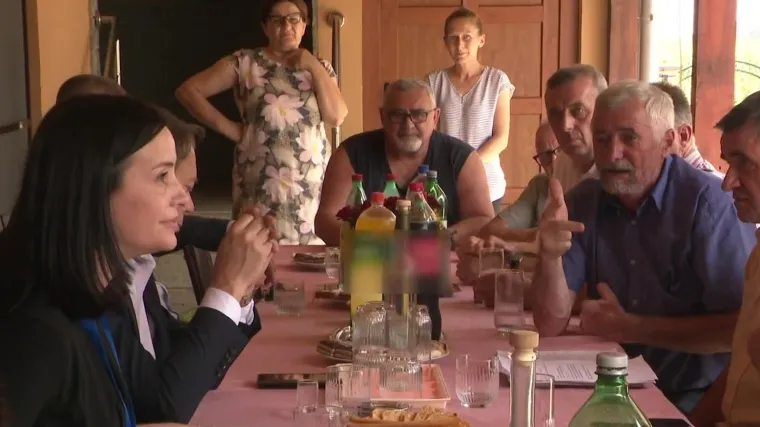 Neugodna rasprava Slavonaca i ministrice, bilo je i visokih tonova: 'Jednom su nam komunisti uzeli zemlju'