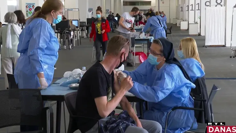 U Francuskoj se sve glasnije traži obavezno cijepljenje za medicinare. A HZJZ? Čeka 'iskustva drugih zemalja'