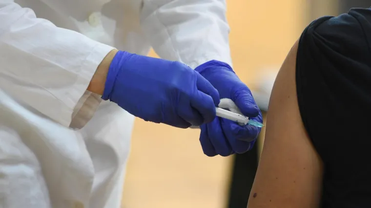 Tragikomedija u Poreču: 'Cijepljenje je počelo u 10 sati. Nakon 10 minuta liječnici su iza&scaron;li van i rekli da - nemaju vi&scaron;e cjepiva'