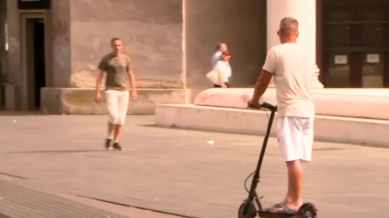 Sa 5 km na sat među pje&scaron;acima: Registracija i druge novosti koje su naljutile romobiliste