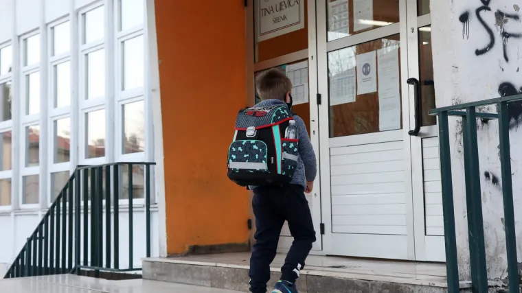 Koje će mjere vrijediti za učenike i učitelje na jesen? 'Prerano je govoriti koje mjere će ostati, a koje ukinuti'
