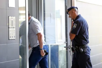 Šegotu vode u njegov stan u Slovenskoj, urede su već pročešljali