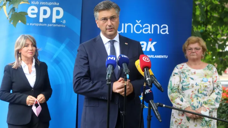 Plenković otkrio koliko se ljudi cijepilo u Vladi: 'Ne vidim nijedan racionalan argument da se netko ne cijepi'