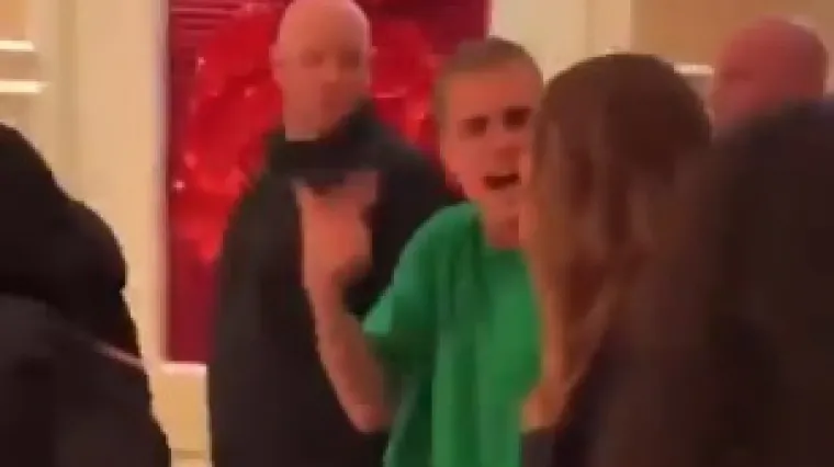 Justin Bieber urlao na suprugu u javnosti: Očevici kažu da je bio uzbuđen nakon nastupa, no te&scaron;ko je u to povjerovati