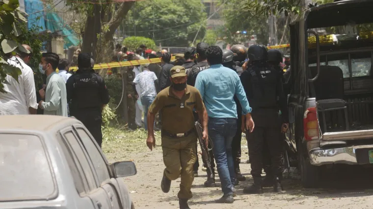 U eksploziji u pakistanskom autobusu osam žrtava, među njima &scaron;est Kineza