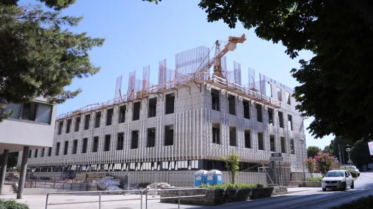Ovo je moguće samo u Hrvatskoj: Inspekcija zabranila radove na zgradi suda radi nezakonite gradnje