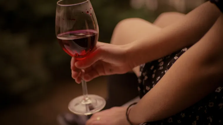 Alkohol je povezan s vi&scaron;e od četiri posto novih slučajeva raka u 2020. godini