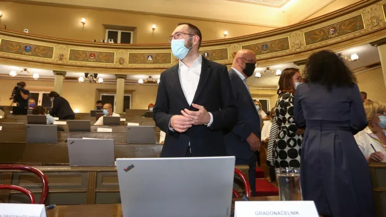Skup&scaron;tina izglasala prvu veliku Toma&scaron;evićevu promjenu u Zagrebu, HDZ bio protiv: Ovo su svi novi gradski uredi!