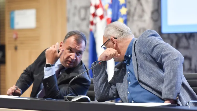 Od ponoći stižu nove mjere, dvije su promjene koje se tiču auto&scaron;kola i koncerata