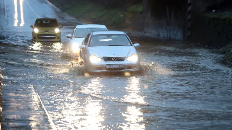 Hrvatsku sutra čeka nevrijeme:  Objavljeni su važne podsjetnici koji mogu spasiti život