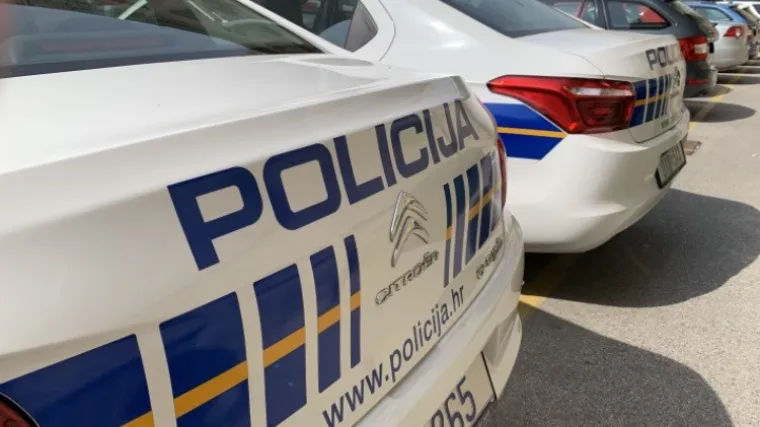 16-godi&scaron;nja kći napala očuha zbog bizarne stvari: &lsquo;J&hellip; ti pas mater, treba ti sat i pol da kupi&scaron; kruh&rsquo;