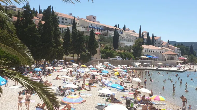 RTL-ova ekipa je krenula u inozemnu turističku patrolu: Prva stanica je Neum, gradić u kojem cvjeta turizam