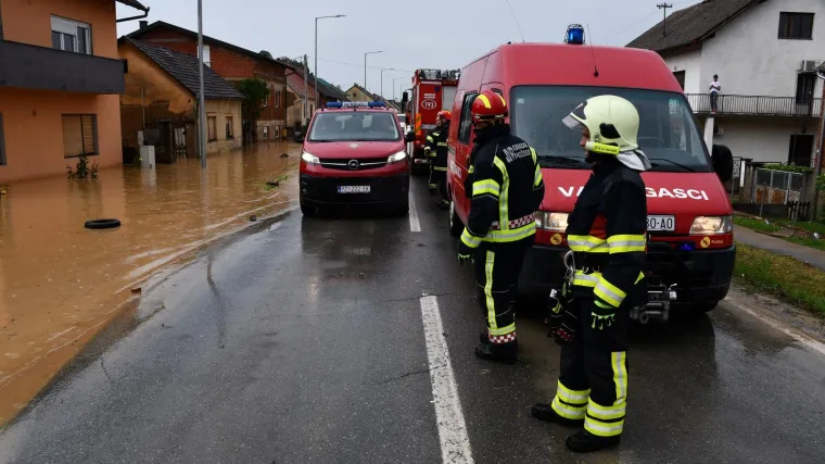 Civilna za&scaron;tita oglasila se o poplavama na istoku zemlje: Vatrogasci su imali velik broj intervencija