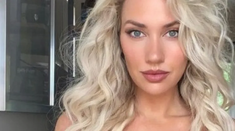 Pozirala u kupaćem koji malo toga prepu&scaron;ta ma&scaron;ti, fanovi u ekstazi:  'Mobitel mi se rastopio zbog tebe'