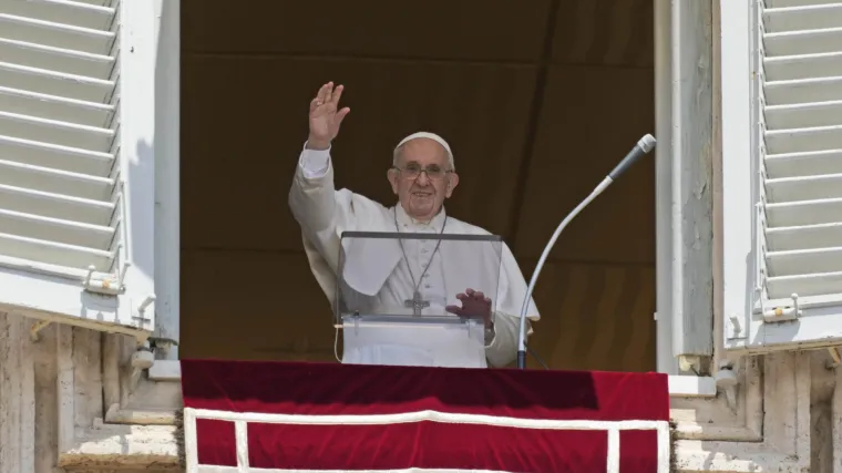 Papa Franjo u prvom obraćanju nakon liječenja: 'Naučimo kako napraviti pauzu i isključiti mobitel'