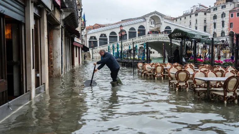 Borba s poplavama i u Italiji: U 24 sata palo gotovo 50 litara ki&scaron;e, hitne službe zaprimile stotine poziva