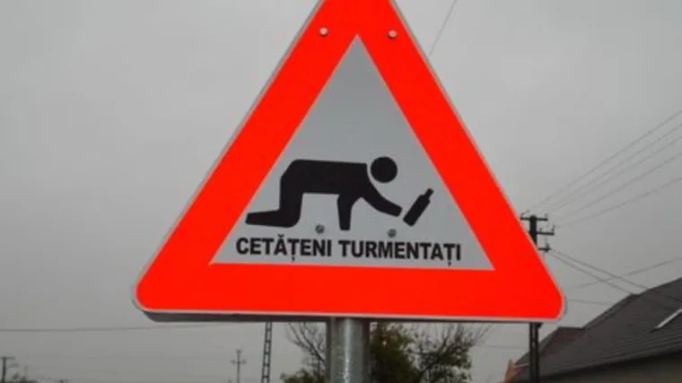 Neobični prometni znakovi: Pogledajte gdje vas čekaju 'Pijanci na cesti!', 'Dame koje nude seksualne usluge'...