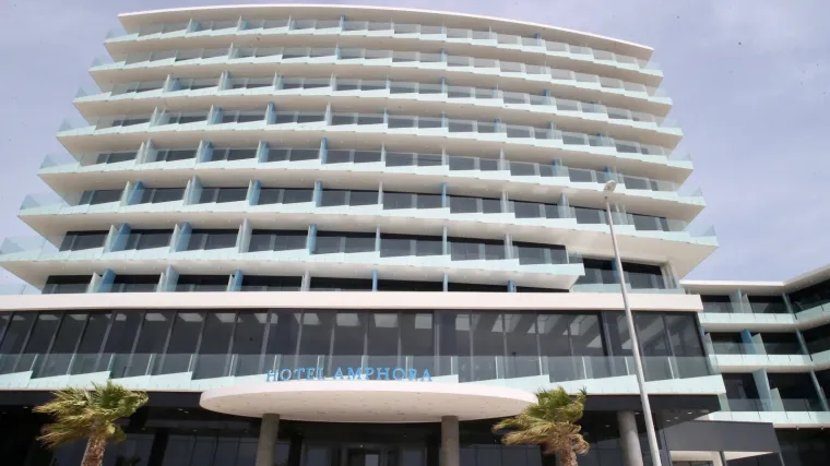 Uhićen vlasnik luksuznog hotela na Žnjanu: U bespravnom zdanju organizirane su svadbe, upitan broj zvjezdica...