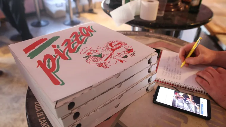 &Scaron;vedski zatvorenici držali su čuvare kao taoce i tražili helikopter, ali i 20 pizza kao otkupninu