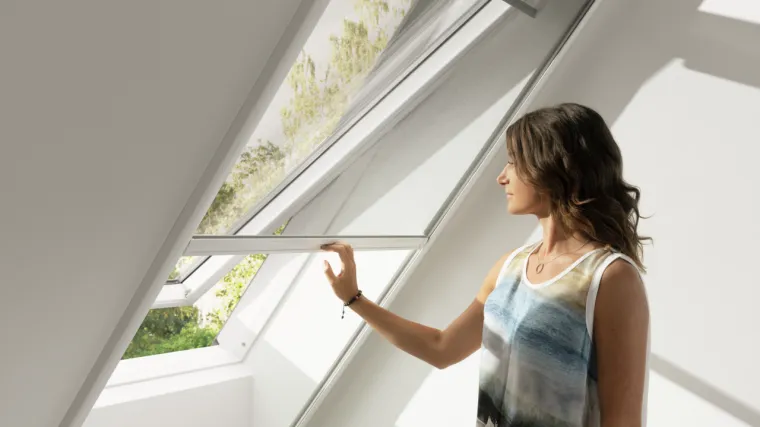 Novi VELUX komarnik za udobno ljeto kod kuće