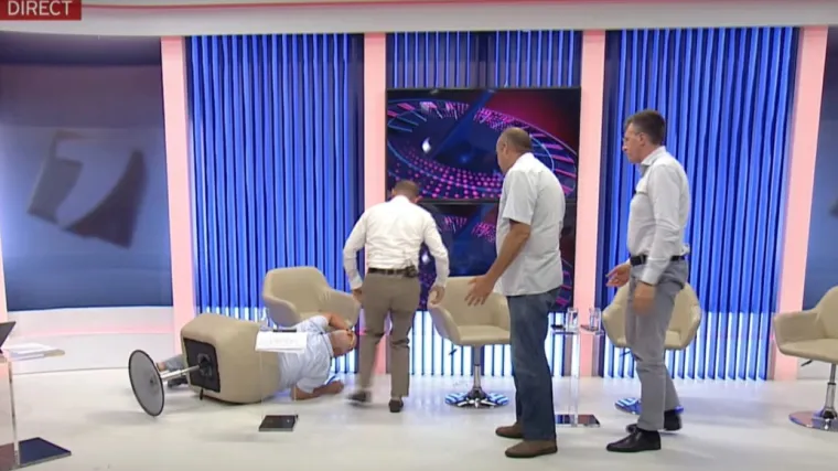 Tko tebe replikom, ti njega &scaron;akom: Političari se tako potukli u studiju da su morali prekinuti emisiju!