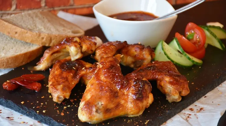 Ljepljiva pileća krilca - dobra marinada je ključna