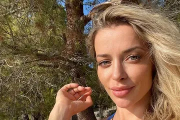 Naša najseksi novinarka vratila se u rodnu grudu, a kad smo već kod gruda... Neka uvijek bira ovaj model bikinija