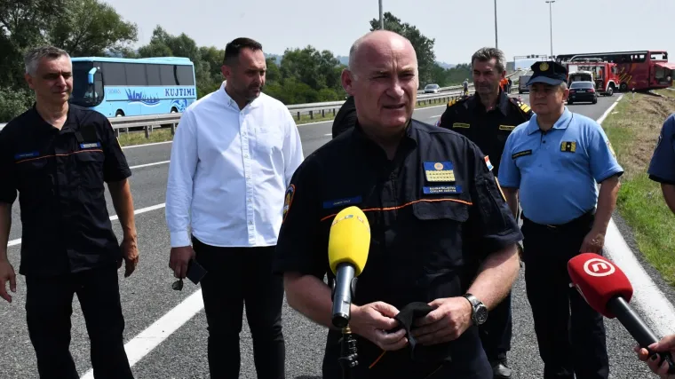 Ravnatelj civilne za&scaron;tite Trut na mjestu stravične nesreće u Slavonskom Brodu: 'Bilo je i djece među putnicima'
